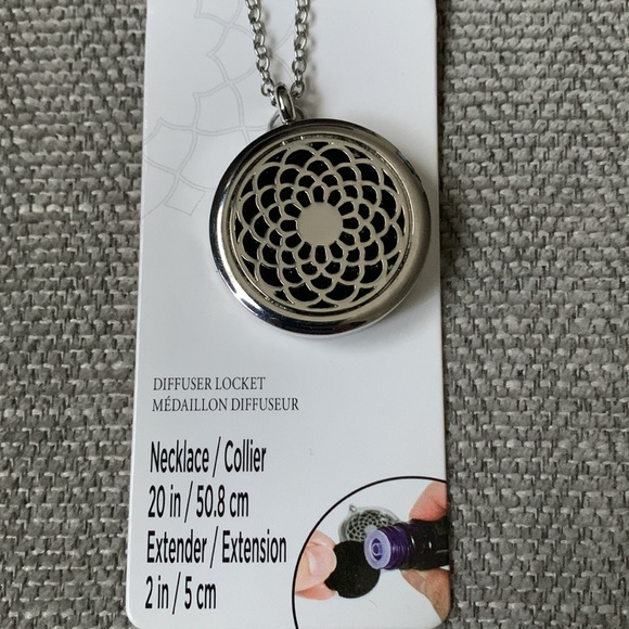 Mandala diffuser necklace - Picture 2 of 5